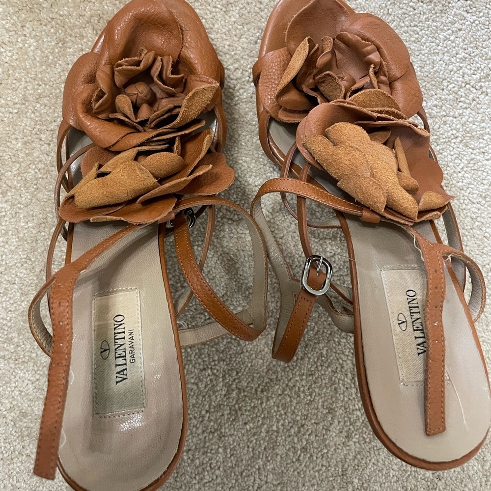 Valentino Garavani Flower heels